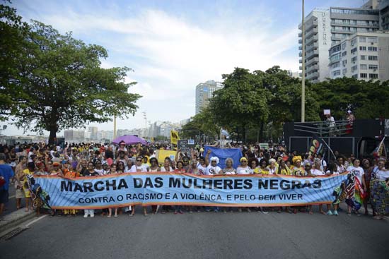 Manifestação pede fim da violência contra mulheres negras no Rio