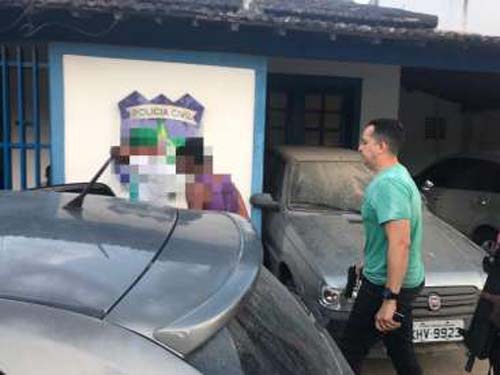 Polícia prende suspeitos de matar primo a facadas em Marechal Deodoro