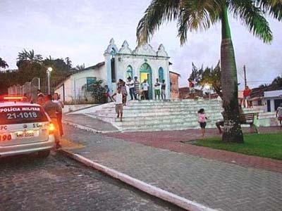 Discussão entre padre e comunidade católica vira caso de polícia