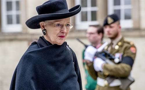 Rainha da Dinamarca abdica do trono durante discurso ao vivo na TV