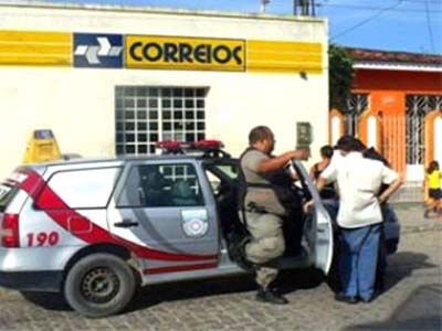 Dupla assalta agência dos Correios em Maribondo