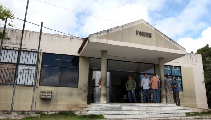 Empresário cobra dívida de prefeitura e acusa presidente da Câmara de receber por ele