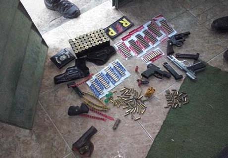 Operação prende policial reformado acusado de fornecer armas para traficantes