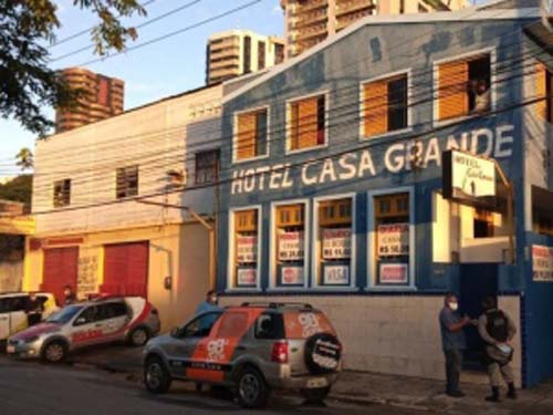 Mulher é encontrada morta com ferimento na testa em hotel no Centro de Maceió