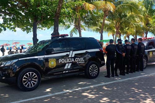 Moradores de rua são presos suspeitos de assalto na Ponta Verde, em Maceió