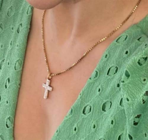 Médica pede auxílio após roubo de joias e oferece recompensa por informações