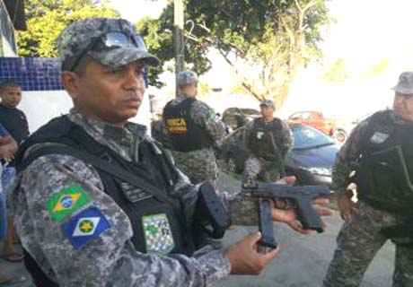 Megaoperação da Defesa Social prende militar com arma sem registro