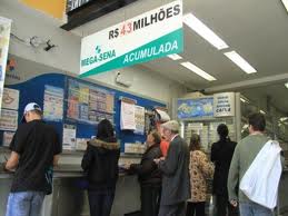 Mega-Sena acumula e paga R$ 7,5 mi na quarta; veja as dezenas deste sábado