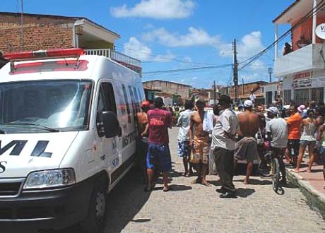 Menor de 16 anos é morto a tiros em Fernão Velho