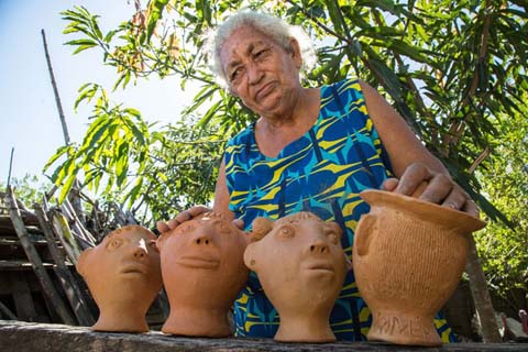 Trabalho de Mestra Irinéia projeta arte quilombola para o mundo