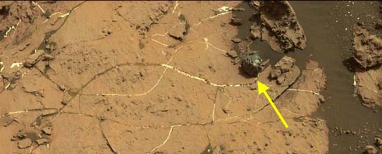 Sonda Curiosity encontra estranho meteorito metálico em Marte