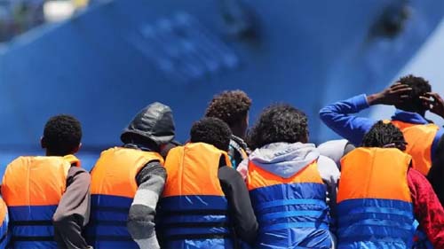 Barco vira, mata pelo menos 49 migrantes e tem 140 desaparecidos na costa do Iêmen