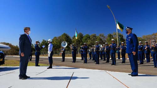 Mais de 1800 militares da FAB assinaram termo para recusar vacina contra Covid