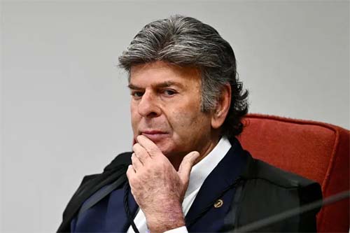 Luiz Fux critica tornozeleira e veto a redes sociais a Bolsonaro: “Desproporcional”