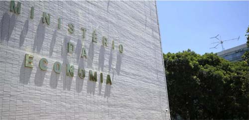 Ministério da Economia diz que saída da Ford 'destoa da forte recuperação' da indústria no Brasil