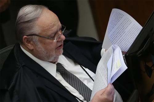 Polícia Federal prende suspeito de enviar ameaças à família de ministro Félix Fischer do STJ