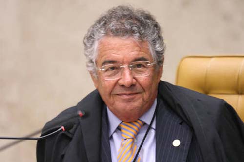 Marco Aurélio vota a favor de Bolsonaro depor por escrito