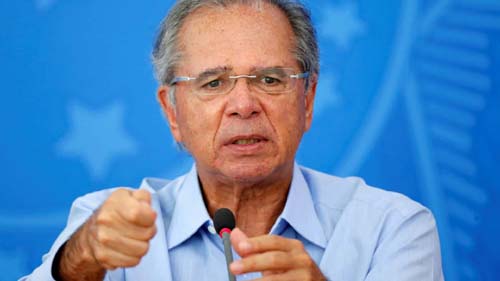 'Vamos subir em cadáveres para fazer palanque?', pergunta Guedes