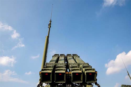 Polónia muda os mísseis Patriot para um aeródromo perto de Varsóvia
