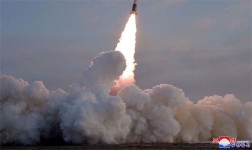 Projéteis de artilharia são disparados pela Coreia do Norte 