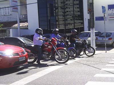 Ministra do STF nega suspensão de regras para motoboys