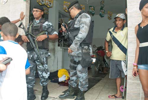 Motoqueiro é executado a tiros dentro de loja de peças em São Miguel dos Campos