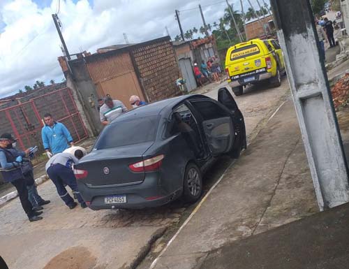 Corpo de suposto motorista por aplicativo é encontrado dentro de veículo no Rio Novo
