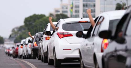 Preço dos combustíveis prejudica renda de motoristas de aplicativos