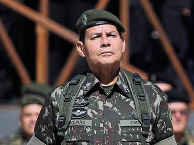 Mourão acusa assessores de Bolsonaro de 