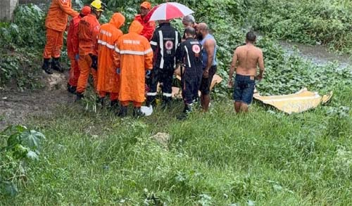 Mulher fica feridqa ap[ós cair de ponte no sertão alagoano