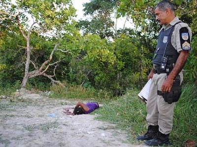 Mulher é assassinada a tiros na Gruta de Lourdes