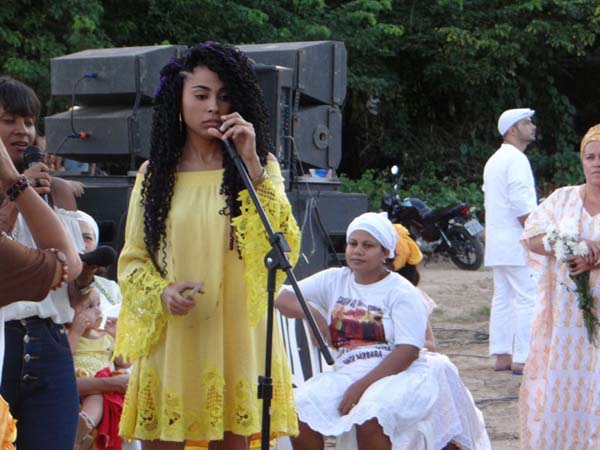 Naná Martins puxa bloco Quilombolas de Muquém na segunda de Carnaval