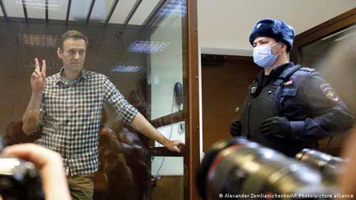 Tribunal russo confirma pena de prisão para Navalny