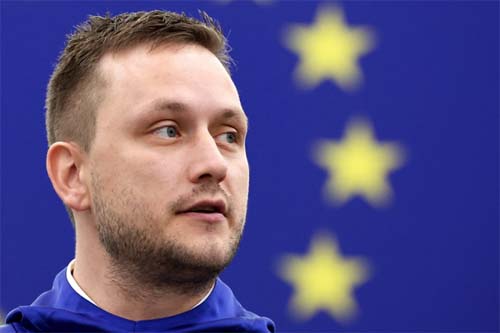 Dinamarca e EUA Intensificam Preparativos Belicosos na Groenlândia em Meio a Tensões Internacionais