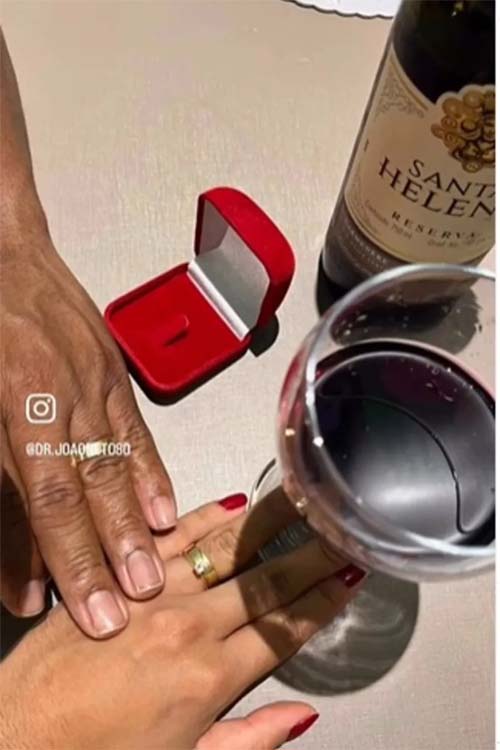 Flagrado espancando ex, advogado João Neto anuncia noivado nas redes sociais