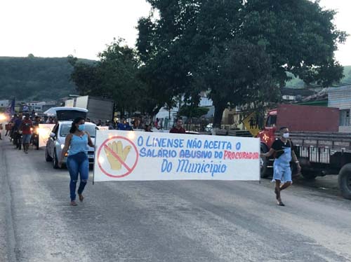 Protesto em Novo Lino critica elevada remuneração do procurador geral e reforça apoio a prefeita Marcela