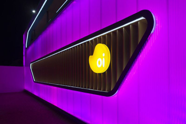 Oi Móvel pode ser dividida entre Tim e Vivo após venda de R$ 15 bi