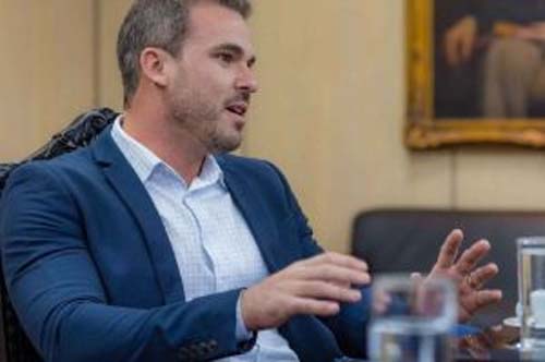 Prefeito Olavo Neto anuncia reajuste de 25% para servidores da educação de Murici