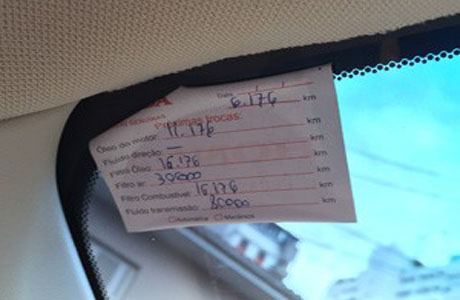 Vale a pena completar o óleo do mortor do carro? Tire suas dúvidas