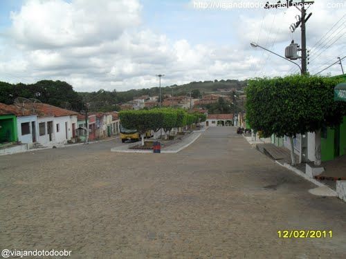 Homem é abordado por indivíduos em moto e executado na porta da casa da irmã