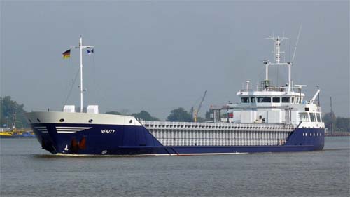 Buscas por desaparecidos continuam, após colisão entre dois navios no Mar do Norte