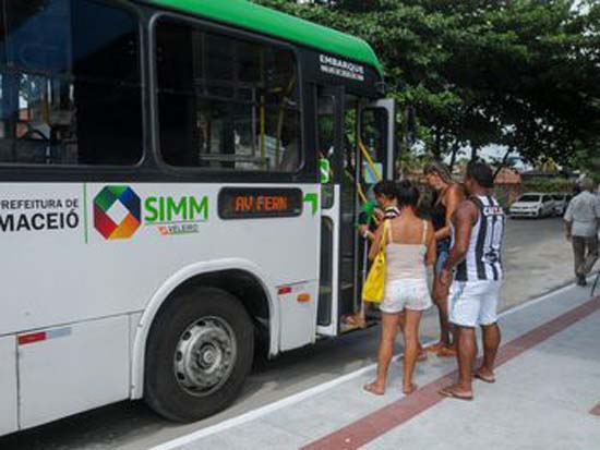 Suspeitos de assalto a ônibus são condenados a 10 anos de prisão