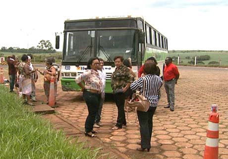 Operação apreende 11 ônibus em situação irregular em Igarapava, SP