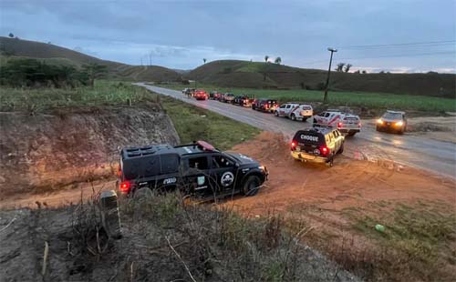 Operação de Segurança em Matriz de Camaragibe Resulta na Prisão de Quatro Suspeitos e na Recuperação de Armamentos