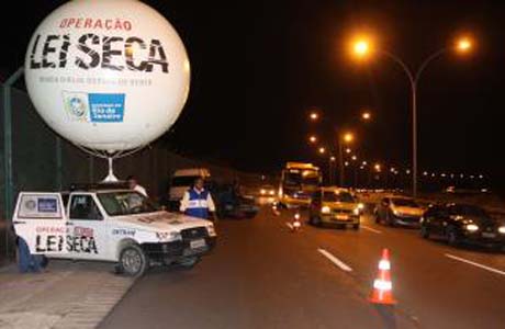 No primeiro dia de Carnaval, quatro motoristas são presos por embriguez