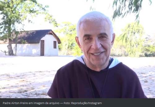 Preso em investigação de estupros, Padre Airton é internado em hospital particular no Sertão de PE