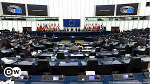 Parlamento Europeu aprova relatório recomendando política mais dura em relação à Rússia