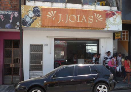 Empresário é rendido e tem joalheria assaltada pela terceira vez em Palmeira 