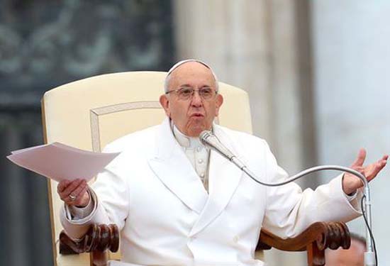 Papa menciona diabo repetidamente em documento após suposta refutação do inferno