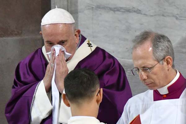 Papa Francisco cancela compromissos públicos pelo 3º dia consecutivo